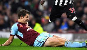 JAMES TARKOWSKI: Der Innenverteidiger wechselt ablösefrei zum FC Everton. Der 29-Jährige unterschreibt einen Vertrag über vier Jahre. Seit 2016 spielte Tarkowski beim FC Burnley, der jetzt von Vincent Kompany trainiert wird.