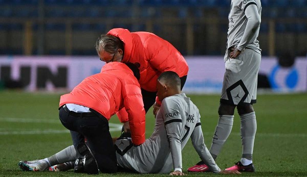 Kylian Mbappé musste gegen Montpellier bereits nach 21 Minuten verletzt runter.
