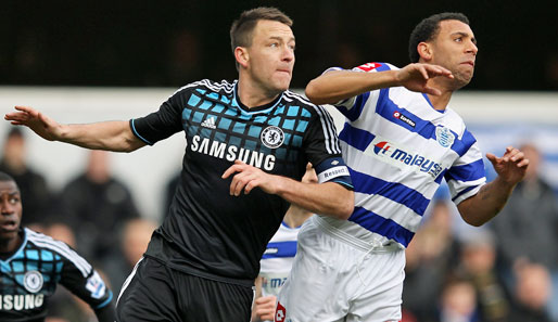 Anton Ferdinand (r.) von den Queens Park Rangers wirft John Terry (l.) Rassismus vor