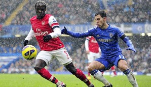 Bacary Sagna (l.) und Eden Hazard (r.) werden sich im League Cup wiedersehen