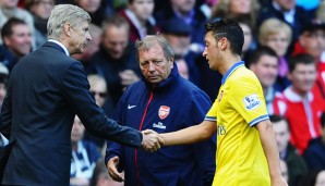 Arsene Wenger hat Mesut Özil nach der herben Kritik in Schutz genommen