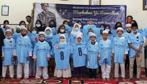 Ilkay Gündogan hat ein Waisenhaus in Jakarta mit Spenden und Geschenken unterstützt.
