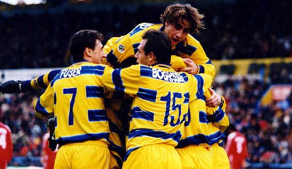 Im Höhenrausch: Fabio Cannavaro (oben) feierte in den 1990er Jahren seine ersten großen Erfolge mit dem AC Parma, ehe er bei Juventus und Real Madrid zum besten Innenverteidiger der Welt wurde.