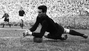 LORENZO BUFFON: Gilt als einer der besten Torhüter seiner Generation und als eine Torhüter-Ikone in Italien. Spielte von 1949 bis 1959 für Milan und wurde dort 4-mal Meister. 