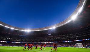 Für die Spieler von Atletico gibt's beim Warmmachen einiges zu Gucken