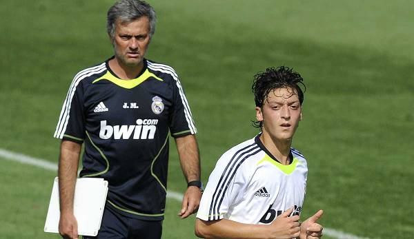 Schätzten sich bei Real Madrid sehr: Jose Mourinho und Mesut Özil.