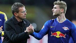 Ralf Rangnick und Timo Werner klatschen sich nach einem Ligaspiel gegen Mainz ab