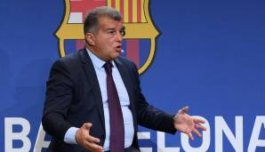 Barca betreibt den hohen Haaland-Aufwand, weil ihn Klubchef Joan Laporta unbedingt als Prestigetransfer für die nächste Saison präsentieren möchte - ähnlich wie 2003 beim Transfer Ronaldinhos, der Laportas erste Amtszeit nachhaltig prägte.