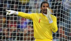 Platz 9: David James war im englischen Tor nie wirklich unumstritten, bestritt aber dennoch 53 Länderspiele. In seinem letzten Spiel war er bereits 39 Jahre, zehn Monate und 26 Tage alt und verlor im WM-Achtelfinale 2010 mit 4:1 gegen Deutschland.