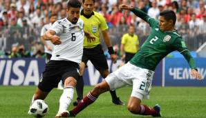 Sami Khedira: Bekam wie erwartet den Vorzug vor Gündogan, blieb aber so gut wie alles schuldig. Mit Schwächen im Spielaufbau, den bekannten Schwächen in der Defensive und dann auch noch mit dem Ballverlust vor dem 0:1. Note: 5,5.