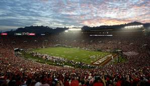 Los Angeles, Rose Bowl - Kapazität: 92.000.