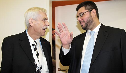 Investor Hasan Ismaik (r.) mit Präsident Dieter Schneider (l.)