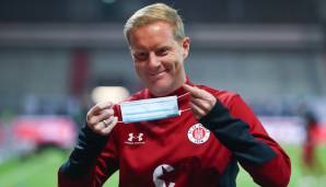 Timo Schultz setzt auf Alkohol und Aussprachen, um den FC St. Pauli aus dem Tabellenkeller zu führen.
