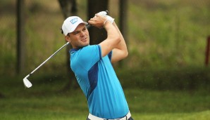 Martin Kaymer erwischte einen schwachen zweiten Tag in Surrey