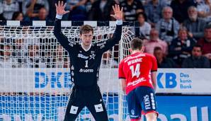 Torhüter Niklas Landin hält den THW Kiel im Derby gegen Flensburg im Titelrennen.