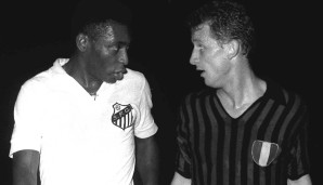 Weltpokal 1963: Pelé im Gespräch mit Milans Giovanni Trapattoni.