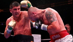 Marco Huck (l.) kassiert gegen Krzysztof Glowacki eine überraschende Niederlage