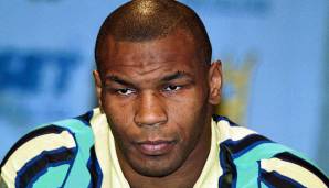 1992 soll er eine 18-Jährige vergewaltigt haben. Gegen seine Verurteilung zu sechs Jahren Haft und 30.000 Dollar Schmerzensgeld wehrte sich Tyson jedoch: "Wie kann man jemanden vergewaltigen, der um 2 Uhr morgens ans Hotelzimmer klopft?"