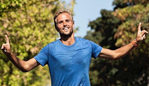 Voller Einsatz für das Klima: Der Franzose Nicolas Vandenelsken läuft 100 Marathons an 100 aufeinanderfolgenden Tagen, um das Bewusstsein der Menschen für das wichtige Thema zu schärfen.