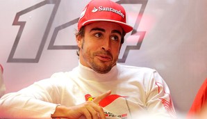 Um 15 Uhr schwenkte Alonso die Französische Fahne