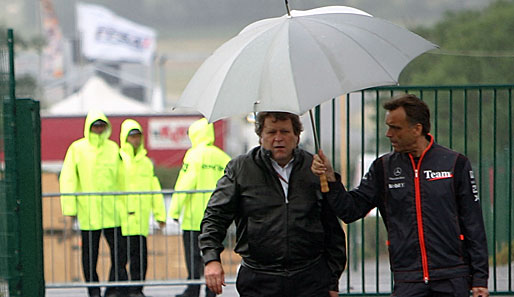 Norbert Haug (l.) und Wolfgang Schattling 2005 beim Frankreich-GP