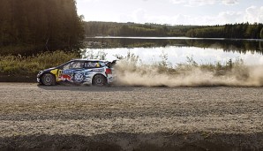 Jari-Matti Latvala und sein Co-Pilot Miikka Anttila mit ihrem Volkswagen Polo R WRC