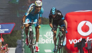 Christopher Froome (r.) musste sich bei der Bergankunft dem Italiner Fabio Aru (l.) geschlagen geben