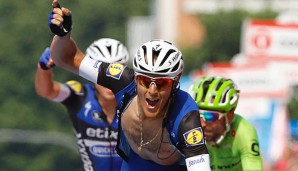 Matteo Trentin bejubelt seinen Etappensieg bei der Giro d'Italia