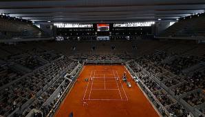 Der Centre Court der French Open, der Court Philippe Chatrier, hat seit vergangenem Jahr ein Dach.