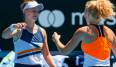 Die Favoritinnen Barbora Krejcikova und Katerina Siniakova haben bei den Australien Open nach Startschwierigkeiten ihren vierten Grand-Slam-Titel im Doppel geholt.