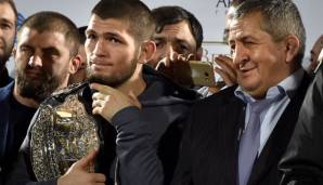 UFC-Champion Khabib Nurmagomedov neben seinem Vater Abdulmanap.