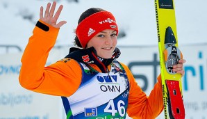 Carina Vogt flog in Hinzenbach knapp am Podest vorbei