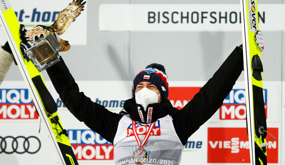 Der Pole Kamil Stoch hat zum dritten Mal die Vierschanzentournee gewonnen, der 33-Jährige gehört zu den erfolgreichsten Skispringern der Geschichte.