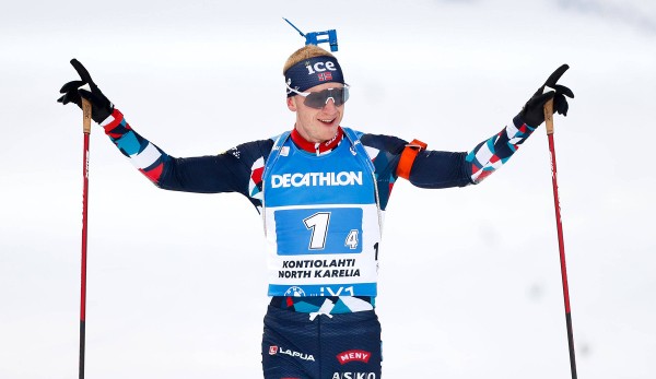 Zu schnell für die Konkurrenz: Vor allem dank Johannes Thingnes Bö gewinnt Norwegen das erste Staffelrennen der neuen Saison.