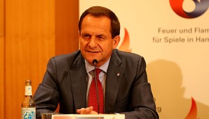 DOSB-Präsident Alfons Hörmann beschwört den Sport, dem Terror die Stirn zu bieten