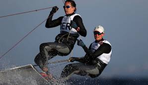Tina Lutz und Susann Beucke gehen mit Goldchancen ins Medaillenrennen der olympischen Segelwettbewerbe.