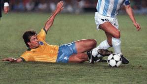 CARLOS DUNGA - 1984 mit Brasilien: Beim Finale im Rose Bowl unterlag Brasilien Frankrreich. Für Dunga sollten bessere Tage folgen, unter anderem wurde er 1994 Weltmeister. Zudem spielte er von 1993 bis 1995 für den VfB Stuttgart.
