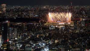 Das Feuerwerk über dem Olympiastadion erleuchtete Tokio.