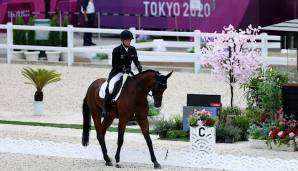 ... Geschichte zum dritten Mal in Folge olympisches Einzelgold holen. Gute Nachrichten vorab: Nach der ersten von drei Teilprüfungen am Samstagmorgen befindet sich Jung bereits auf Goldkurs.