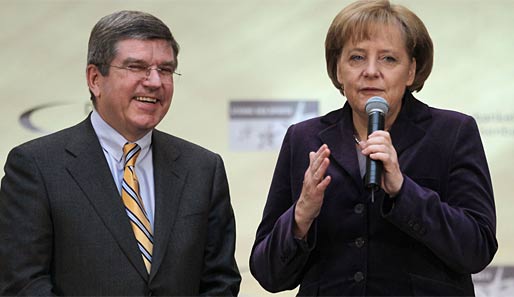 DOSB-Präsident Thomas Bach (l.) bekam 2004 das große Bundesverdienstkreuz verliehen