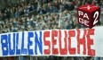Dieses Plakat wurde von Fans des Karlsruher SC am 9. März 2015 im Stadion gezeigt