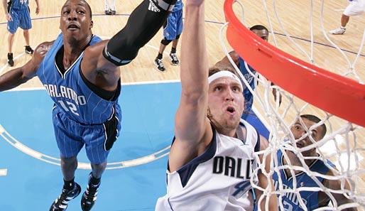 Mavericks-Superstar Dirk Nowitzki konnte beim Rebound nicht mit Dwight Howard mithalten