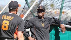 Barry Bonds (r.) trainiert fortan mit den Jugendlichen der Giants