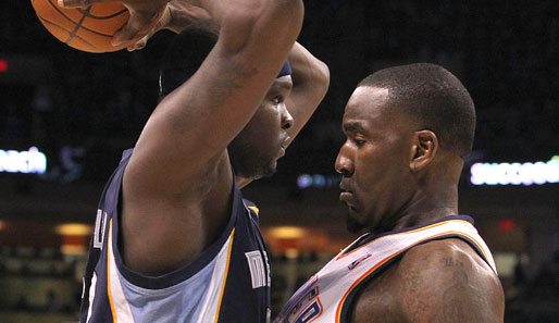 Zach Randolph (l.) war auch von einem aggressiven Kendrick Perkins nicht zu stoppen