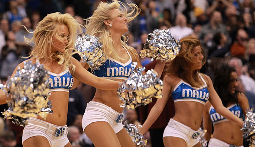 Die Mavs-Cheerleader werden in der Fan Zone auftreten