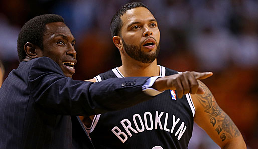 Avery Johnson (l.) muss seinen Hut in Brooklyn nehmen