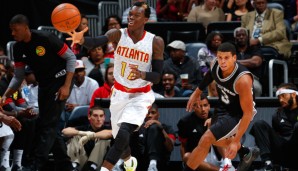 Dennis Schröder spielt den Ball ab