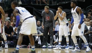 Dirk Nowitzki musste bisher fast die ganze Saison von draußen verfolgen