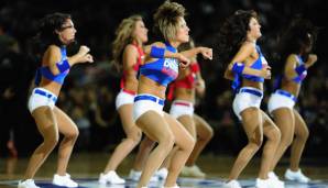 Die Pistons haben ihre eigenen Cheerleader mitgebracht...