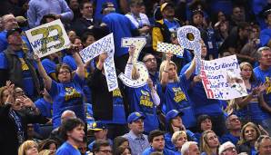 Bekanntermaßen geht auch die beste Regular Season aller Zeiten auf das Konto der Warriors. 2015/16 holten sich Stephen Curry und Co. 73 Siege, das gab es zuvor noch nie. Das letzte Spiel fand in der Oracle Arena statt.